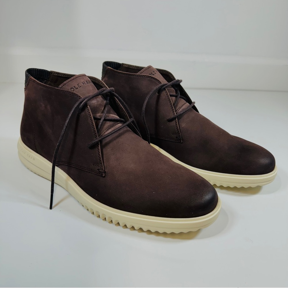 COLE HAAN - MENS
GRAND+ CHUKKA BOOTS Dk‎ Chocolate Size 10.5
